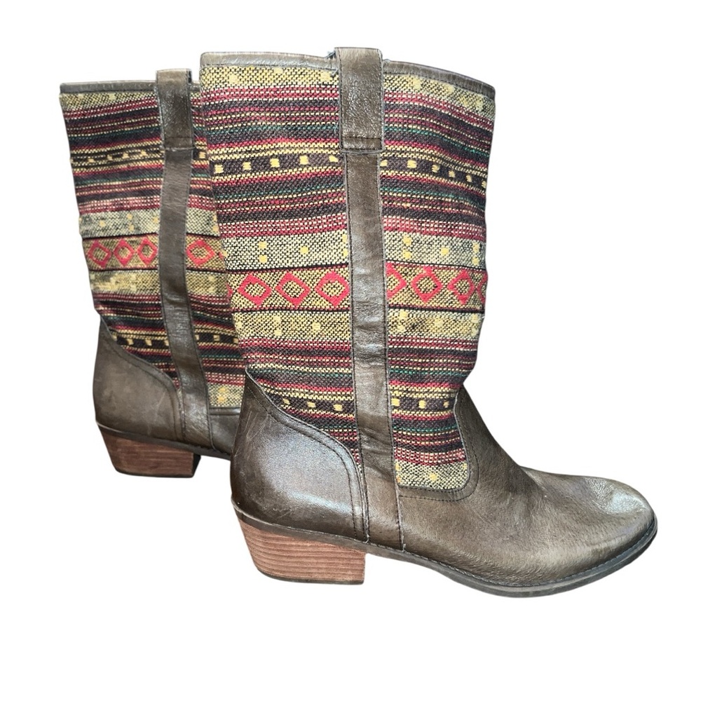 Steve Madden Southwestern Aztec Embroidered Heeled Boots SZ 9.5